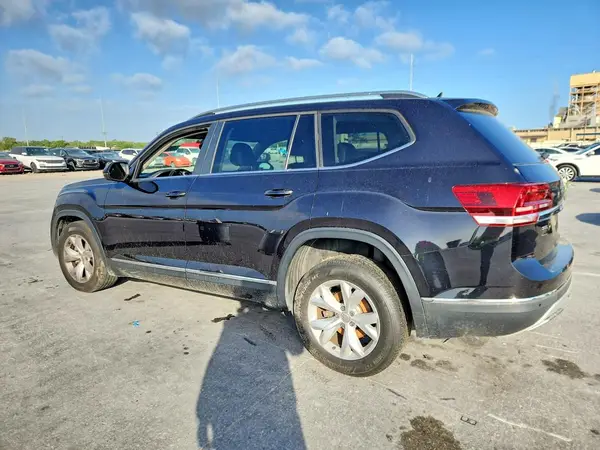 1V2ER2CA8JC528783 2018 VOLKSWAGEN ATLAS - Image 2