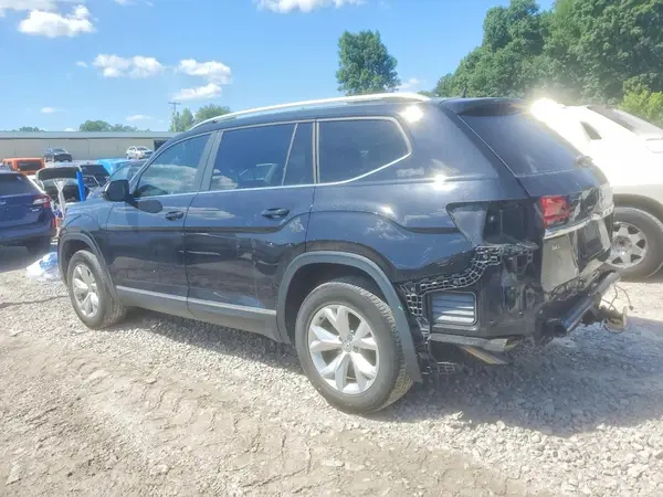 1V2ER2CA9JC523074 2018 VOLKSWAGEN ATLAS - Image 2