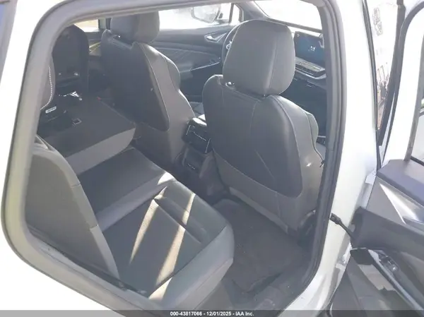 1V2FMPE85PC011976 2023 VOLKSWAGEN ID.4 - Image 8