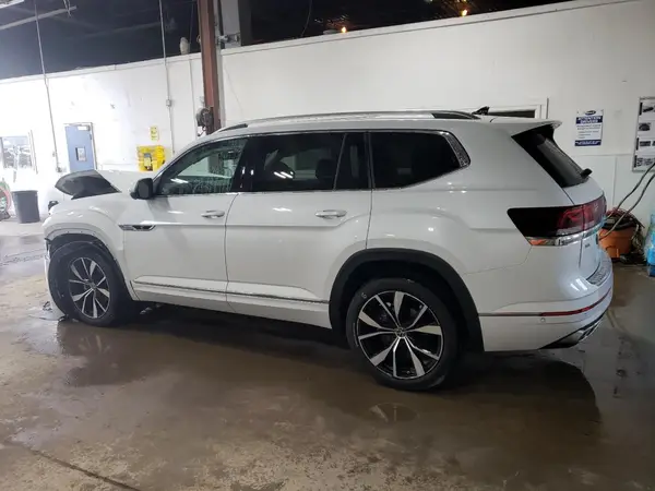 1V2FR2CA1RC513235 2024 VOLKSWAGEN ATLAS - Image 2