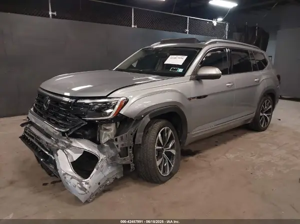 1V2FR2CA1RC555369 2024 VOLKSWAGEN ATLAS - Image 2