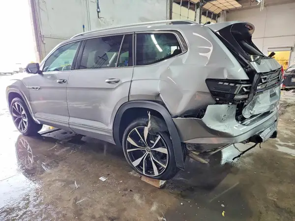 1V2FR2CA2RC523837 2024 VOLKSWAGEN ATLAS - Image 2