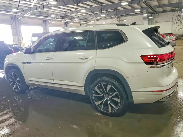 1V2FR2CA2RC533090 2024 VOLKSWAGEN ATLAS - Image 2