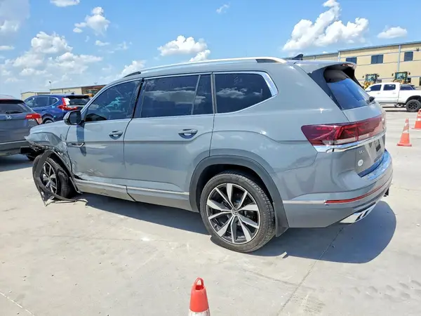 1V2FR2CA2SC574874 2025 VOLKSWAGEN ATLAS - Image 2