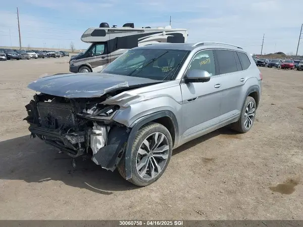 1V2FR2CA3NC555089 2022 VOLKSWAGEN ATLAS - Image 2