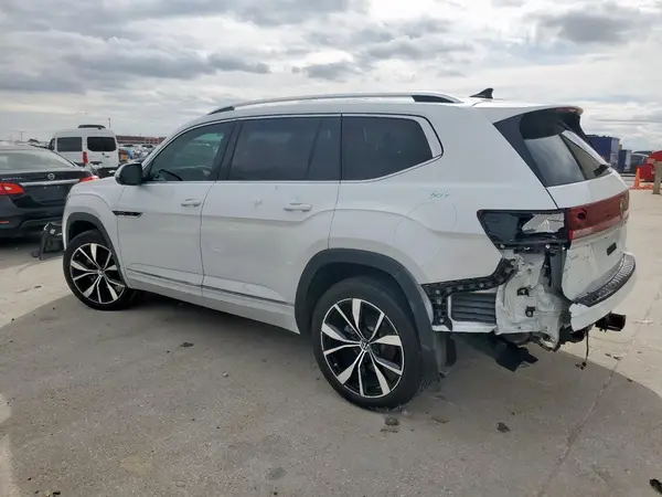 1V2FR2CA3RC574070 2024 VOLKSWAGEN ATLAS - Image 2