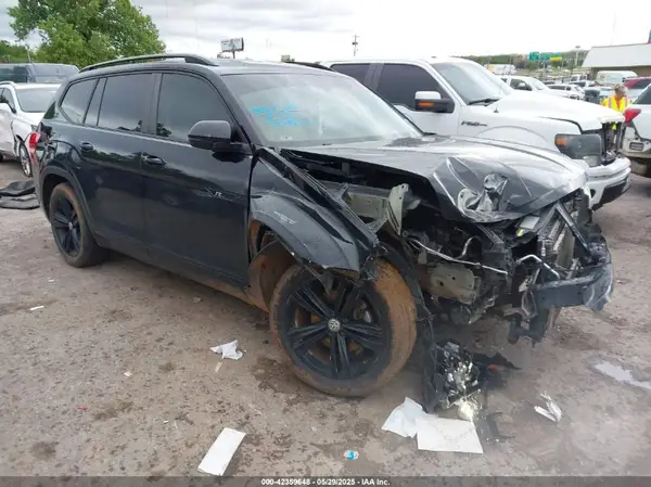1V2FR2CA4JC555497 2018 VOLKSWAGEN ATLAS - Image 1