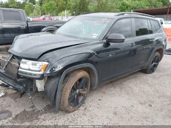 1V2FR2CA4JC555497 2018 VOLKSWAGEN ATLAS - Image 2