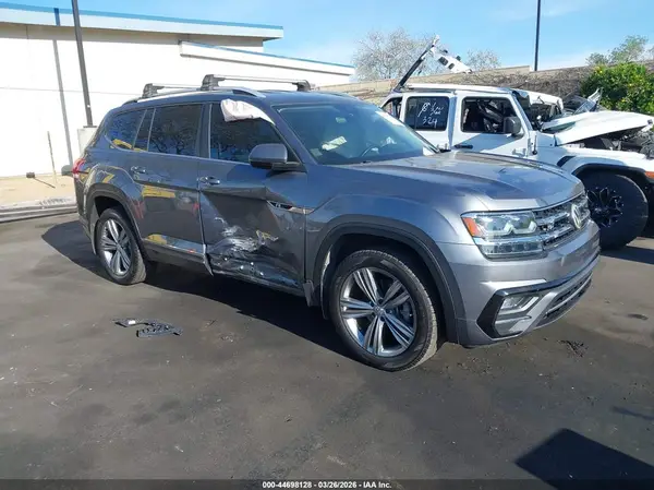 1V2FR2CA5JC554780 2018 VOLKSWAGEN ATLAS - Image 1