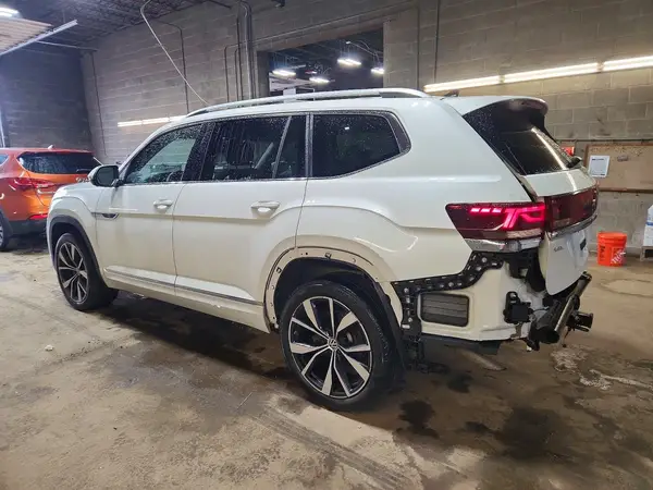 1V2FR2CA5RC586205 2024 VOLKSWAGEN ATLAS - Image 2