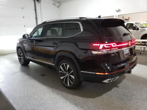 1V2FR2CA6RC520892 2024 VOLKSWAGEN ATLAS - Image 2