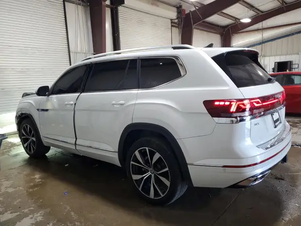 1V2FR2CA7RC562875 2024 VOLKSWAGEN ATLAS - Image 2