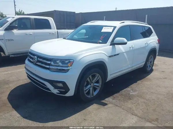 1V2FR2CA9JC538985 2018 VOLKSWAGEN ATLAS - Image 2