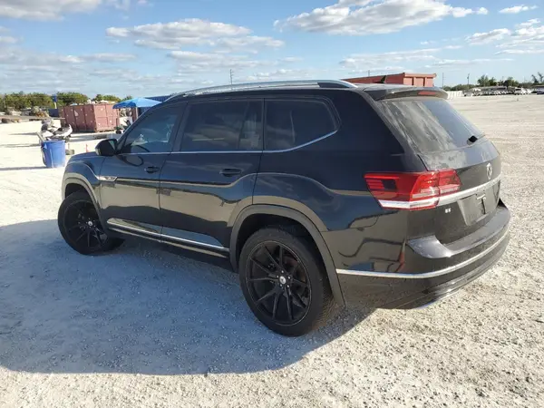 1V2FR2CA9JC574806 2018 VOLKSWAGEN ATLAS - Image 2