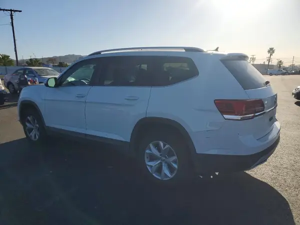 1V2GR2CA1JC520078 2018 VOLKSWAGEN ATLAS - Image 2