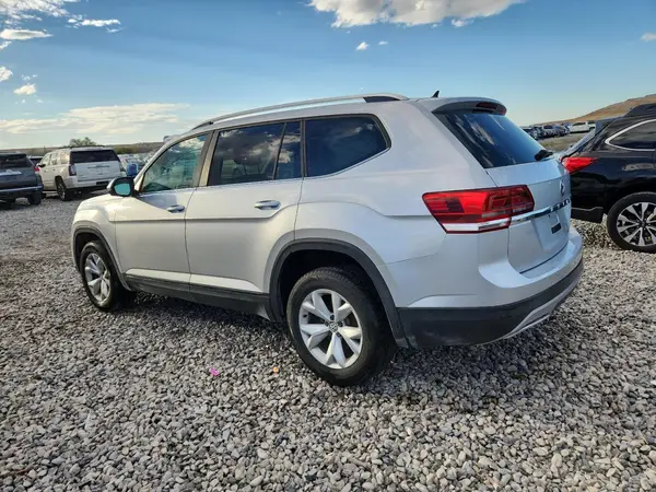 1V2GR2CA1JC527533 2018 VOLKSWAGEN ATLAS - Image 2