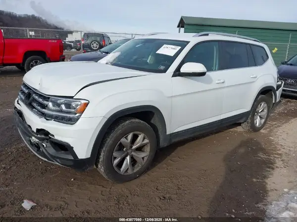 1V2GR2CA1JC546812 2018 VOLKSWAGEN ATLAS - Image 2