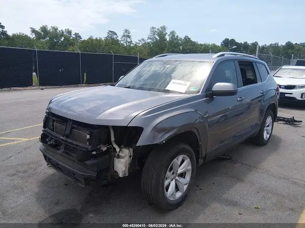 1V2GR2CA1JC556949 2018 VOLKSWAGEN ATLAS - Image 2