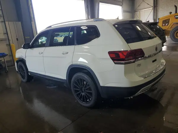 1V2GR2CA5JC551639 2018 VOLKSWAGEN ATLAS - Image 2