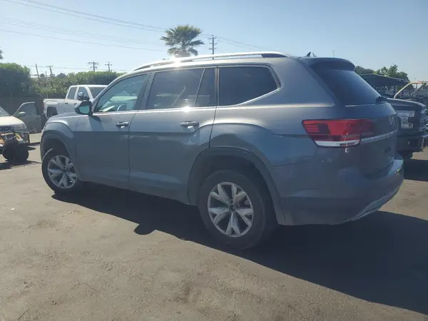 1V2GR2CA7JC533059 2018 VOLKSWAGEN ATLAS - Image 2