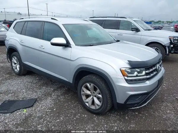 1V2GR2CA8JC517288 2018 VOLKSWAGEN ATLAS - Image 1