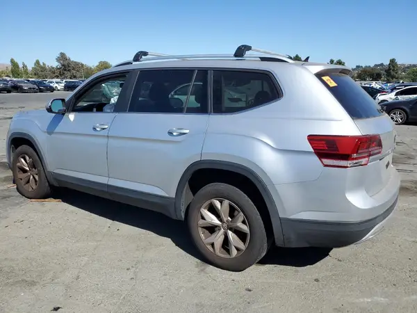 1V2GR2CA8JC533152 2018 VOLKSWAGEN ATLAS - Image 2