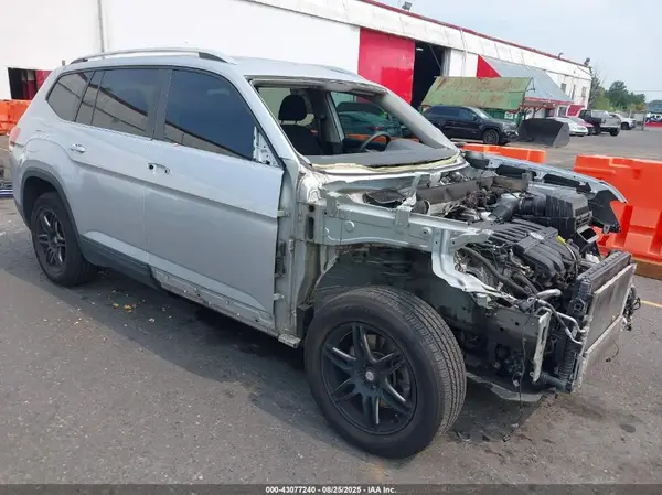 1V2GR2CAXJC550759 2018 VOLKSWAGEN ATLAS - Image 1