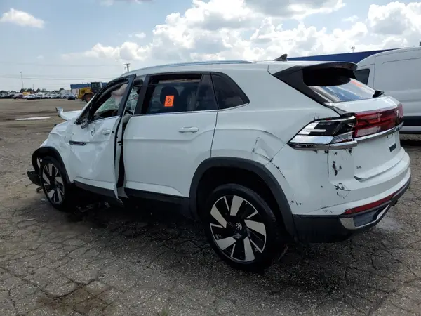 1V2HE2CAXRC232040 2024 VOLKSWAGEN ATLAS - Image 2