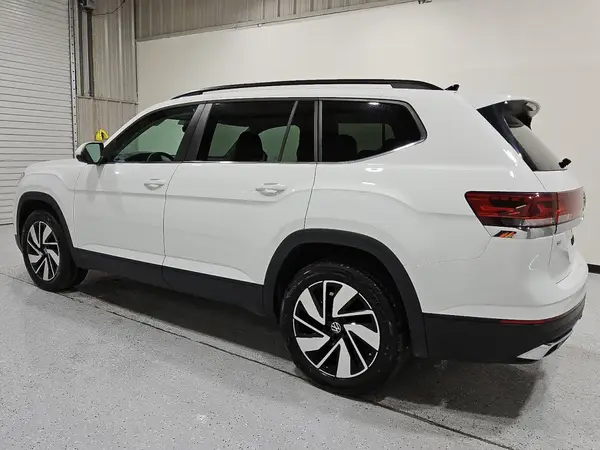 1V2HR2CA1RC546860 2024 VOLKSWAGEN ATLAS - Image 2