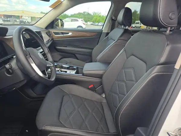 1V2HR2CA1RC576389 2024 VOLKSWAGEN ATLAS - Image 1