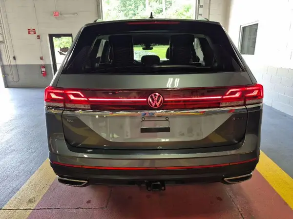 1V2HR2CA3RC576152 2024 VOLKSWAGEN ATLAS - Image 2