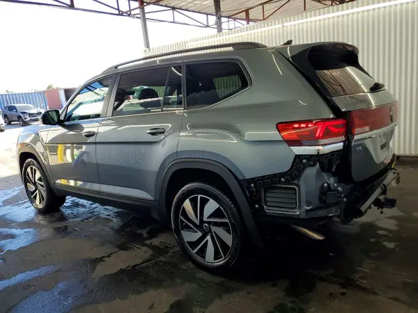 1V2HR2CA3SC506818 2025 VOLKSWAGEN ATLAS - Image 2