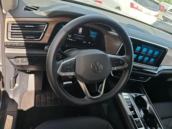 1V2HR2CA4RC558128 2024 VOLKSWAGEN ATLAS - Image 8