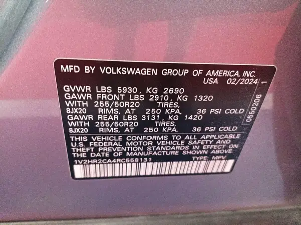 1V2HR2CA4RC558131 2024 VOLKSWAGEN ATLAS - Image 2