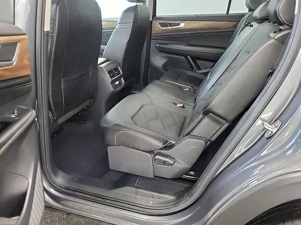 1V2HR2CA5RC563869 2024 VOLKSWAGEN ATLAS - Image 2