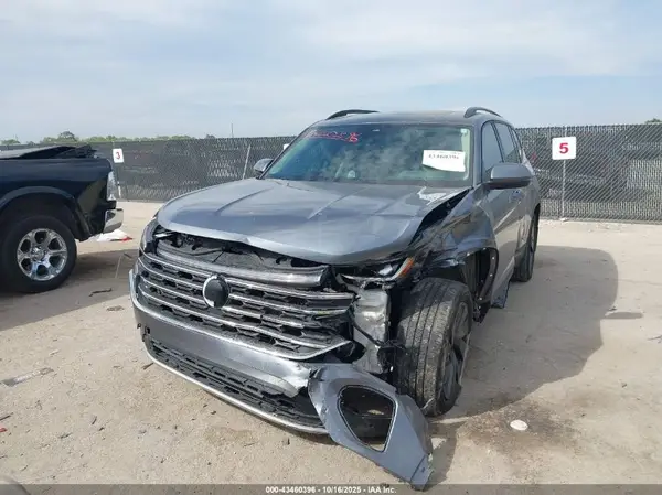 1V2JR2CA1RC559562 2024 VOLKSWAGEN ATLAS - Image 2