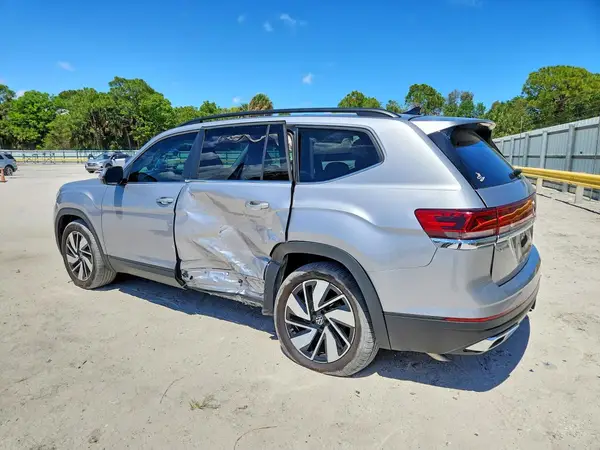 1V2JR2CA3SC558810 2025 VOLKSWAGEN ATLAS - Image 2