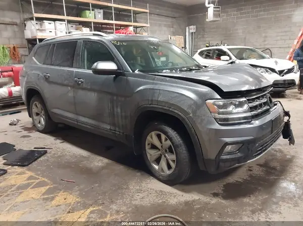 1V2KR2CA0JC576121 2018 VOLKSWAGEN ATLAS - Image 1