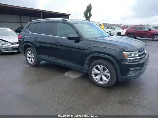 1V2KR2CA1JC543807 2018 VOLKSWAGEN ATLAS - Image 1