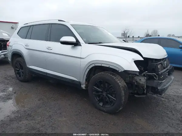 1V2KR2CA2JC573849 2018 VOLKSWAGEN ATLAS - Image 1