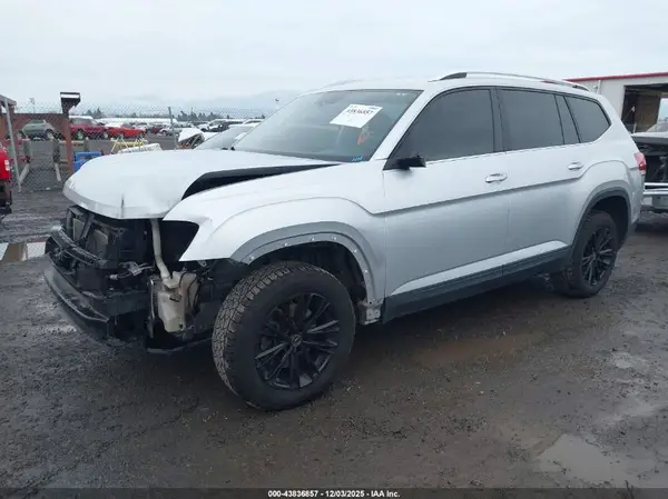 1V2KR2CA2JC573849 2018 VOLKSWAGEN ATLAS - Image 2