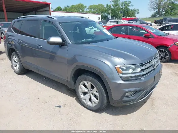 1V2KR2CA2JC585922 2018 VOLKSWAGEN ATLAS - Image 1
