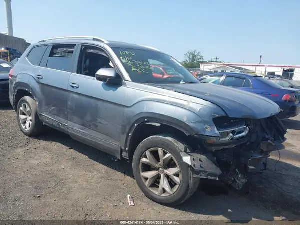 1V2KR2CA3JC504717 2018 VOLKSWAGEN ATLAS - Image 1