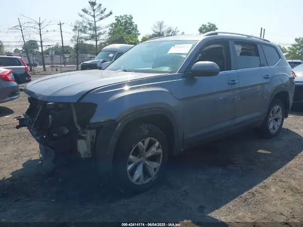 1V2KR2CA3JC504717 2018 VOLKSWAGEN ATLAS - Image 2