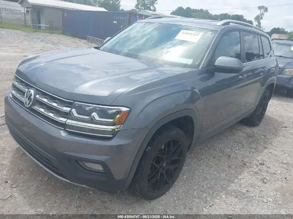 1V2KR2CA3JC567929 2018 VOLKSWAGEN ATLAS - Image 2