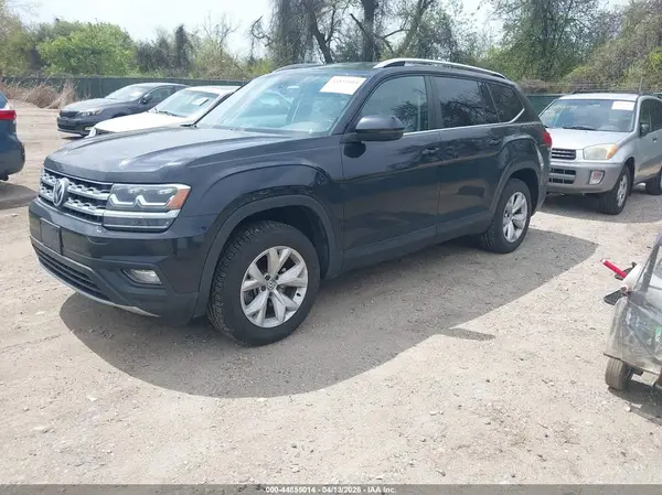 1V2KR2CA3JC569146 2018 VOLKSWAGEN ATLAS - Image 2