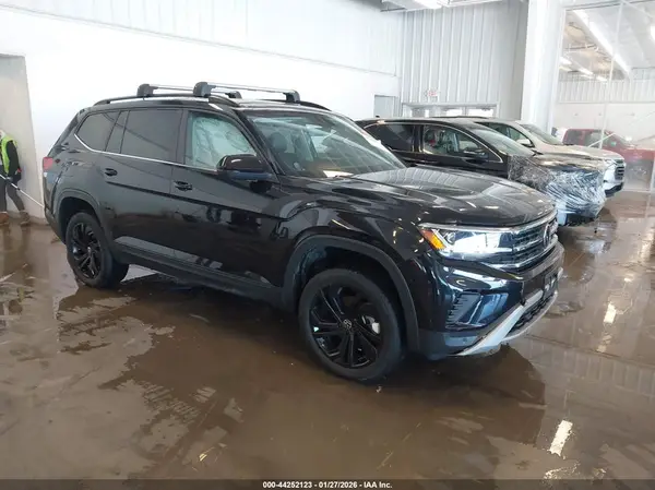 1V2KR2CA3NC554586 2022 VOLKSWAGEN ATLAS - Image 1