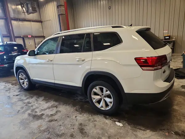 1V2KR2CA4JC507917 2018 VOLKSWAGEN ATLAS - Image 2