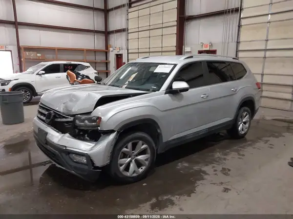 1V2KR2CA5JC528694 2018 VOLKSWAGEN ATLAS - Image 2