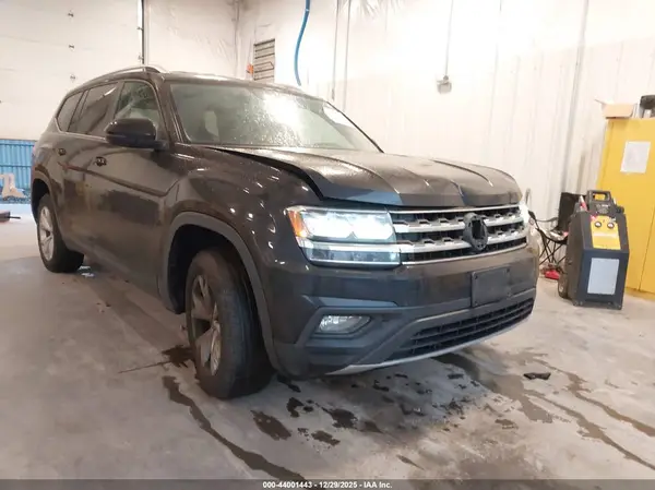 1V2KR2CA6JC579489 2018 VOLKSWAGEN ATLAS - Image 1